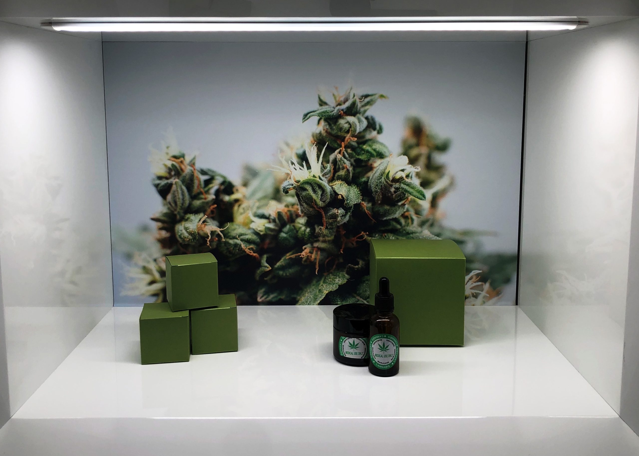 Cannabis display, Cannabis showcase, Cannabis fixture